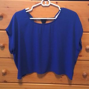 Backless cut out Shirt